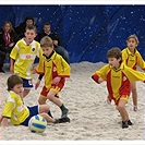 Tempáci si vyzkoušeli plážový fotbal